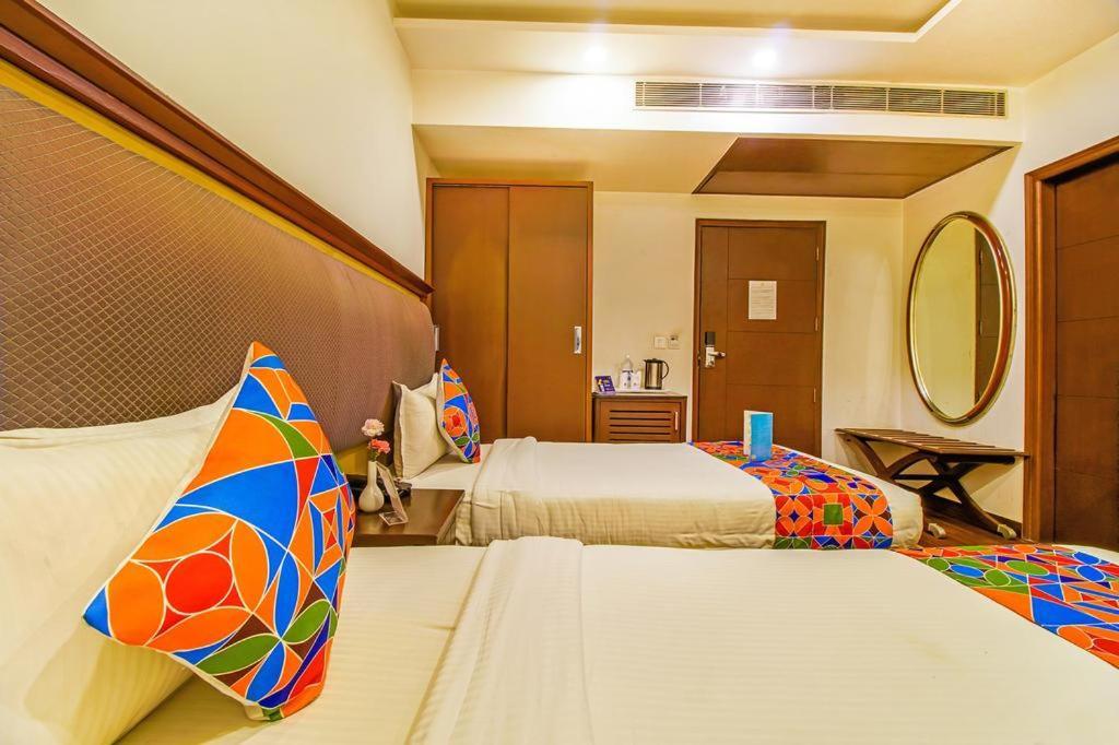 Airport Hotel Bollywood Paradise New Delhi Exterior photo